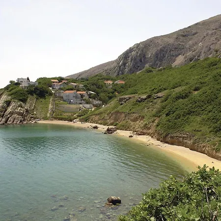 5 Bedroom Awesome In Pag Feriehus *