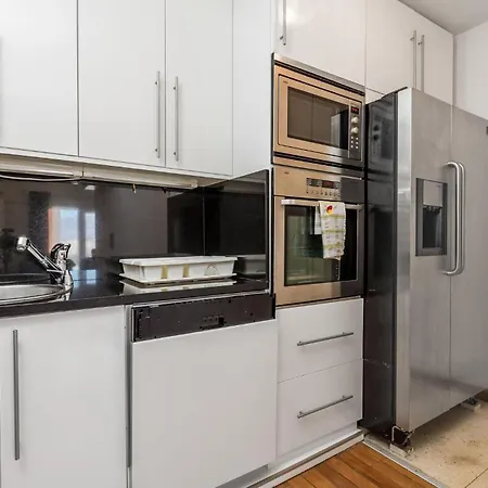 5 Bedroom Awesome In Pag Feriehus *