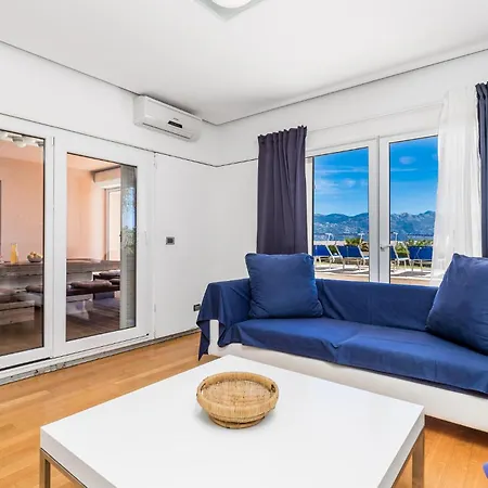 5 Bedroom Awesome In Pag *