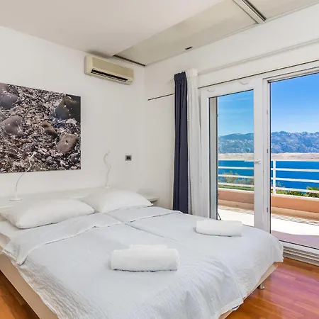 Feriehus 5 Bedroom Awesome In Pag *