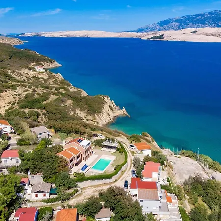 5 Bedroom Awesome In Pag