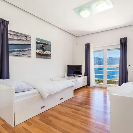 5 Bedroom Awesome In Pag Bosana