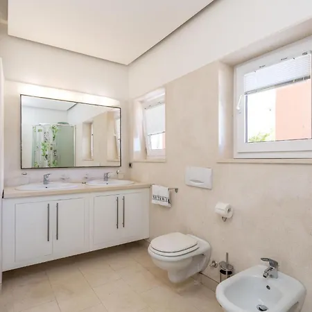 5 Bedroom Awesome In Pag Bosana