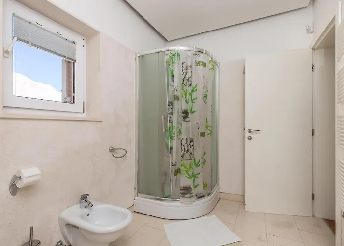 5 Bedroom Awesome In Pag Bosana