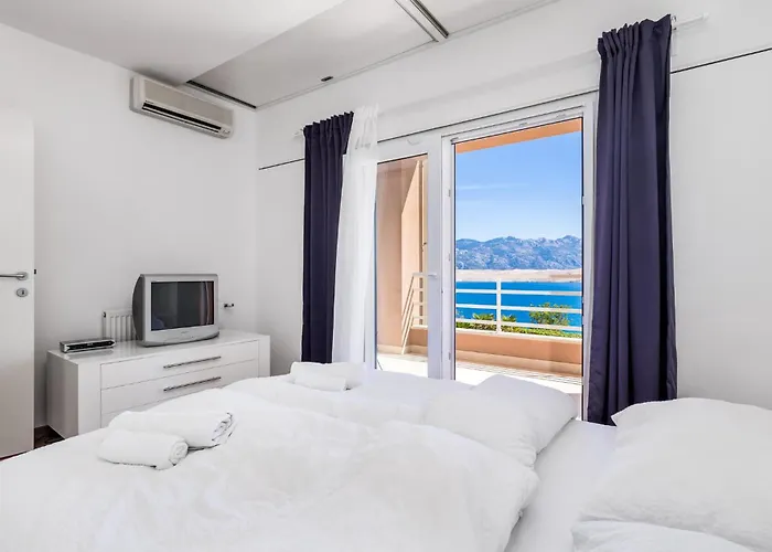5 Bedroom Awesome In Pag בית נופש Bosana