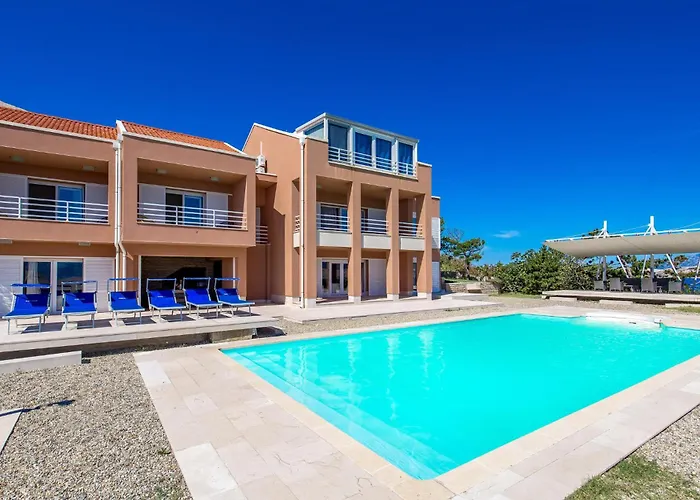 Vikendica 5 Bedroom Awesome In Pag Bosana