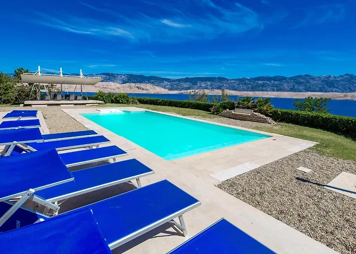5 Bedroom Awesome In Pag *