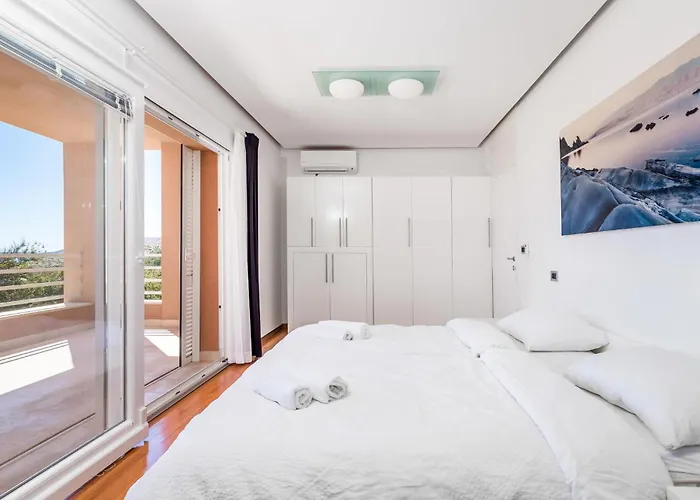 5 Bedroom Awesome In Pag בית נופש