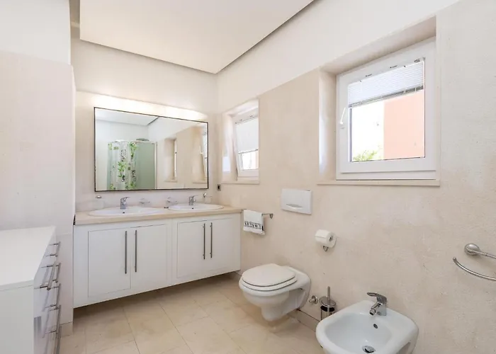 5 Bedroom Awesome In Pag Bosana