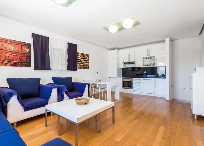 Vikendica 5 Bedroom Awesome In Pag