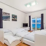 Ferienhaus 5 Bedroom Awesome In Pag *