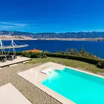 5 Bedroom Awesome In Pag *