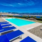5 Bedroom Awesome In Pag *
