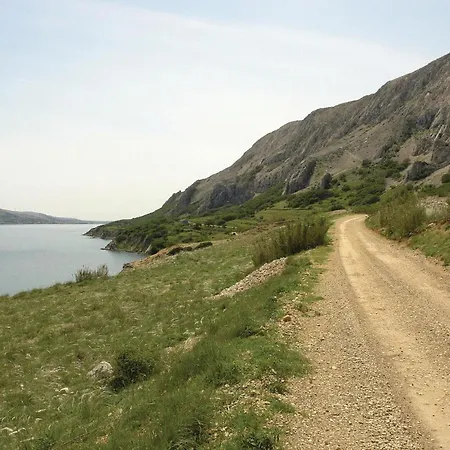 Vakantiehuis 5 Bedroom Awesome In Pag