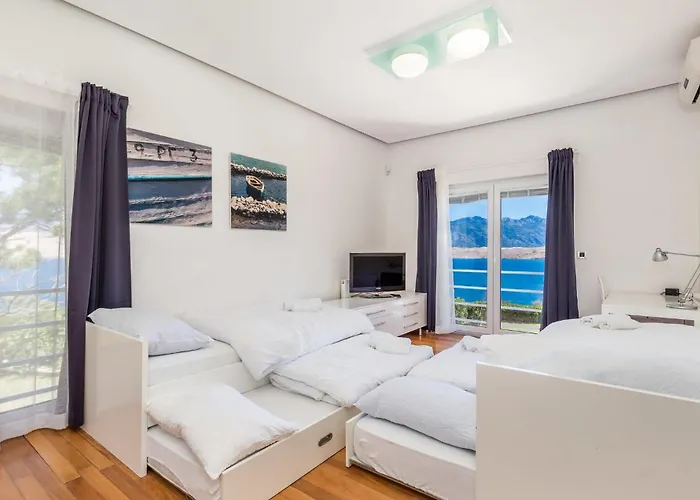 Prázdninový dům 5 Bedroom Awesome In Pag *