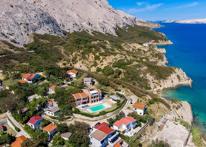 5 Bedroom Awesome In Pag