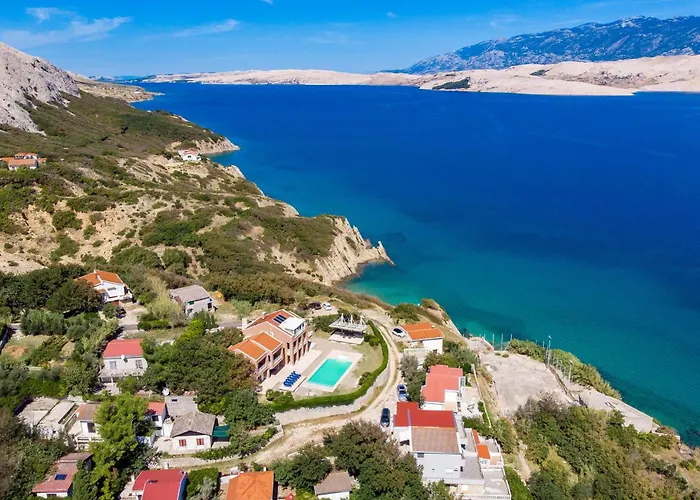5 Bedroom Awesome In Pag