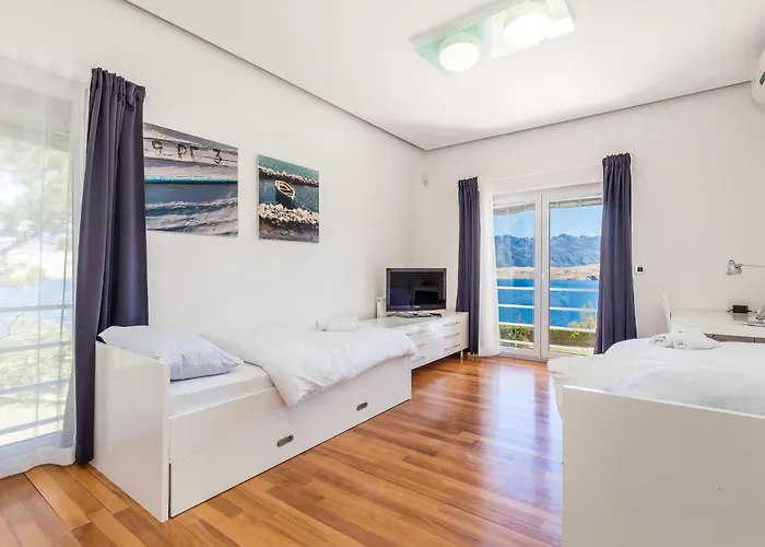 5 Bedroom Awesome In Pag Bosana